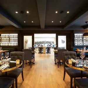 https://au-ptit-max-studios-hotel.luxembourghotelsguide.com